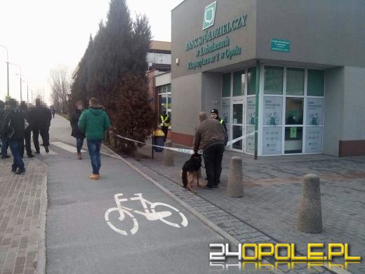 Napad na bank w Opolu. Sprawca uciekł bez pieniędzy.