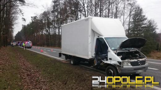 Kolizja między Dąbrową a Prądami. Laweta w rowie.