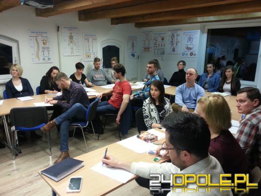 Opolanie poświęcili sobotnią noc na... szkolenia