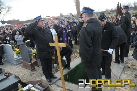 Tłumy ludzi żegnały tragicznie zmarłego Tomasza Drąga