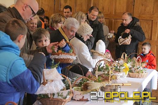 Opolanie święcą wielkanocne pokarmy