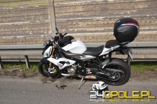  Wypadek na A4. Motocykl zderzył się z osobówką.