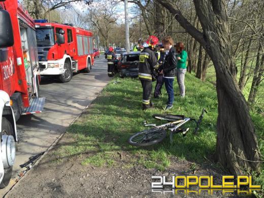Kolizja na ul. Wrocławskiej z udziałem dwóch samochodów i rowerzysty