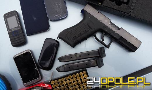 Trzech Niemców wiozło w aucie broń, amunicję i narkotyki