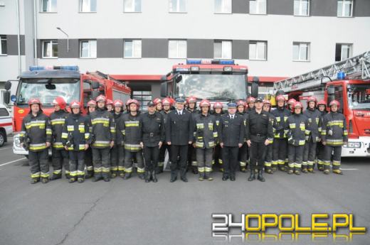 Strażak wyniósł mężczyznę z płonącego mieszkania