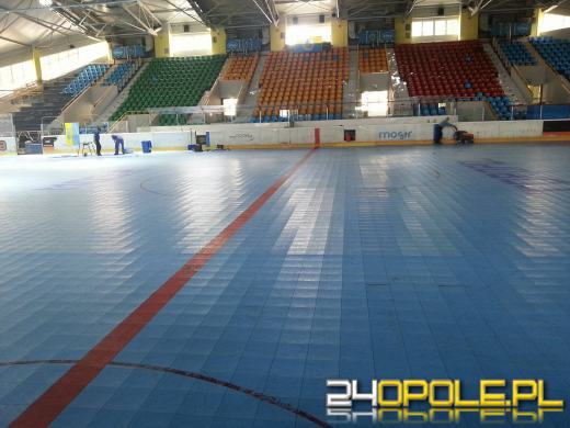 Tafla lodu zniknęła, zamiast niej jest rolkowisko