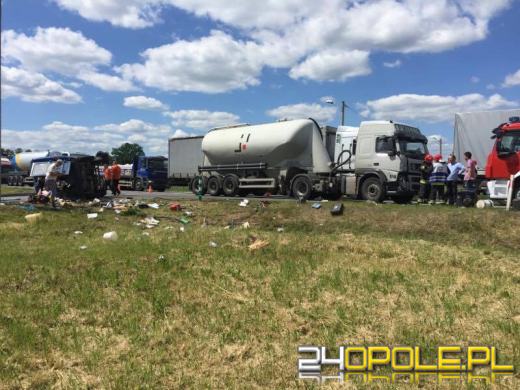 Bus przewrócił się na obwodnicy Opola