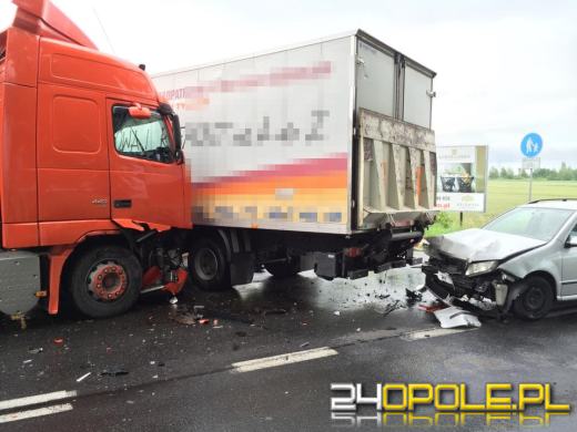 Groźny wypadek na skrzyżowaniu ulicy Krapkowickiej z Odrodzenia