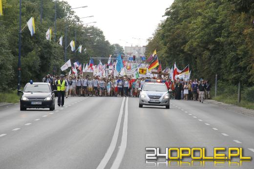 Ponad 10 tysięcy młodych pielgrzymów przemaszerowało ulicami Opola