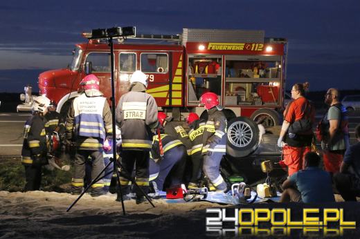 Wypadek na "grzybku". Trzy osoby poważnie ranne. 