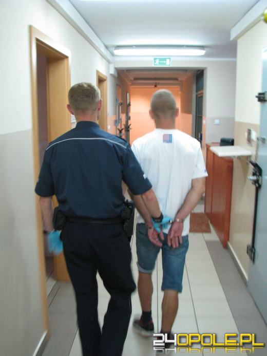 Para z Praszki wiozła w samochodzie ponad kilogram amfetaminy