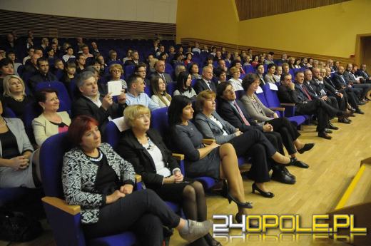 Regionalne Święto Edukacji w Opolu. Nagrodzono nauczycieli i uczniów.