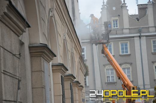Trwa wielkie mycie budynku ratusza