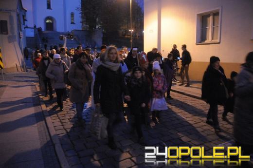 Ulicami Opola przeszedł Marsz Wszystkich Świętych