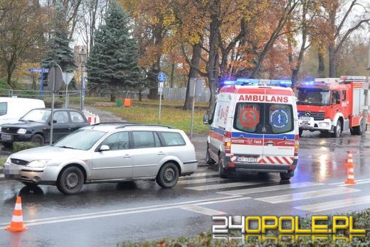 Starsza kobieta potrącona na przejściu dla pieszych w Brzegu