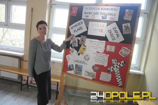 Gimnazjaliści rozesłali okolicznościowe kartki na 11 listopada