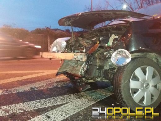 Nissan i volkswagen zderzyły się na ul. Sandomierskiej