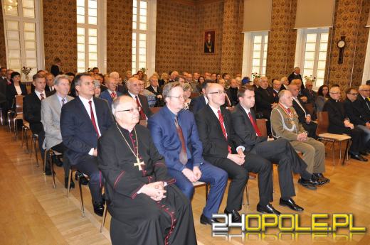 W ratuszu odznaczono zasłużonych Opolan