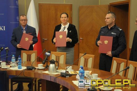 Seksting, cyberprzemoc i hejting. Uczniowie poznają internetowe zagrożenia.