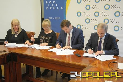 Na opolskim rynku staną okolicznościowe leżanki i siedziska