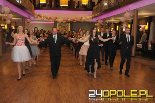 To jedyny taki bal w życiu! Na Opolszczyźnie ruszyły studniówki.