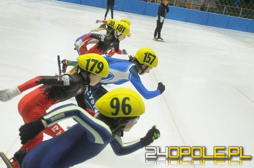 Ponad 200 zawodników rywalizuje na lodowisku Toropol