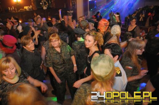 Szampańska zabawa tylko dla pań, czyli babski comber w Groszowicach