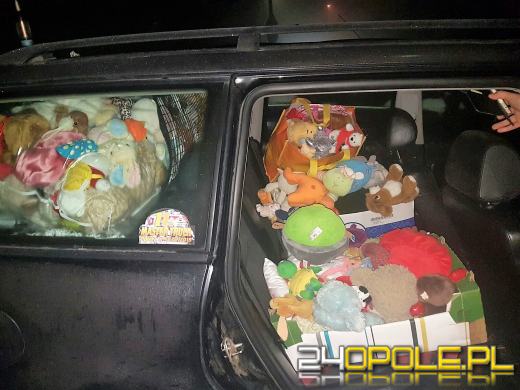 Strażacy zbierają maskotki dla ofiar wypadków