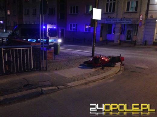 Motocyklista wywrócił się uciekając przed policją