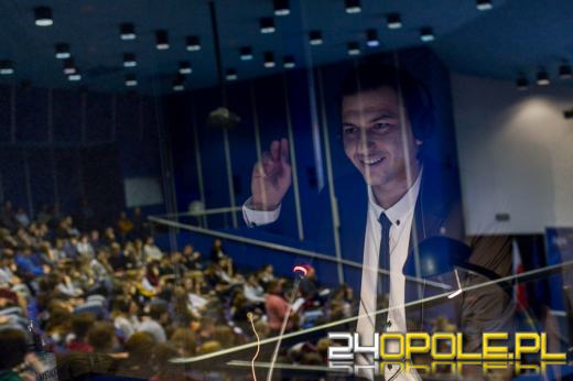 Językowi tytani wygrali staż w Brukseli