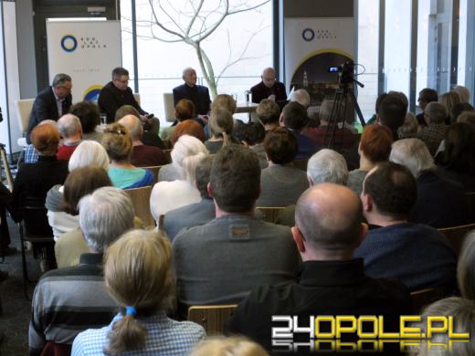 Andrzej Hamada przyciągnął tłumy opolan do Miejskiej Biblioteki Publicznej