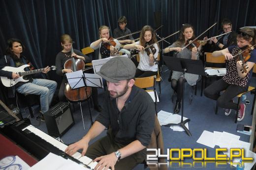 Licealiści zagrają dla małego Marcinka