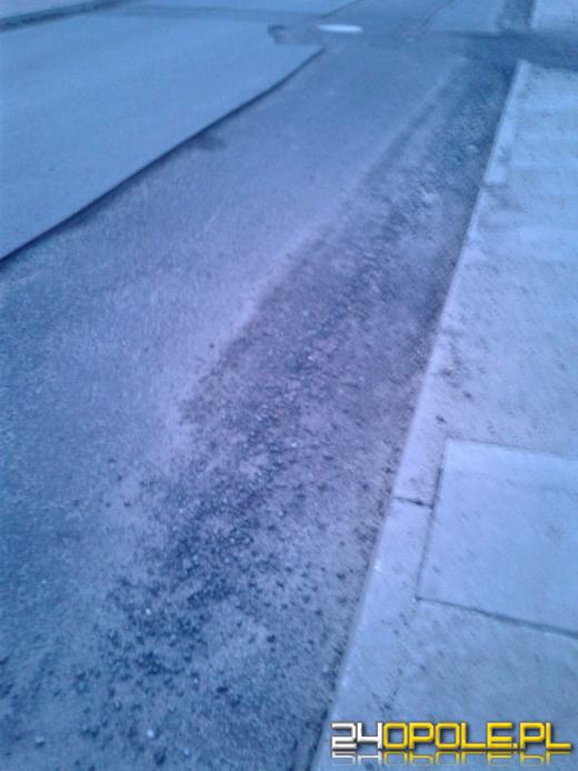 Dziurawa droga po remoncie kanalizacji uprzykrza życie mieszkańcom Niemodlina