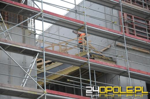 Budynek Collegium Medicum UO rośnie w oczach