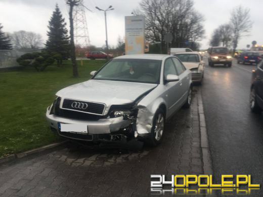 Dwa zderzenia na ul. Luboszyckiej. Poszkodowane dziecko.