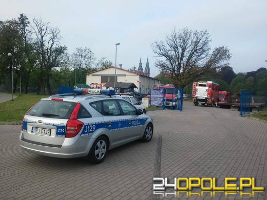 Na Odrze w Brzegu trwają poszukiwania 21-latka. Chciał ratować dziewczynę.