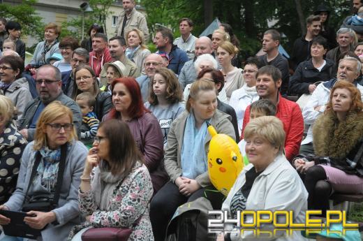 Dzieci opanowały teren rekreacyjny pod MDK