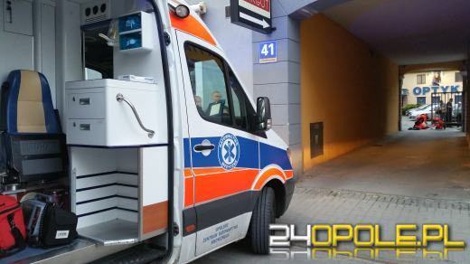 Dwuletnie dziecko wypadło z okna w centrum