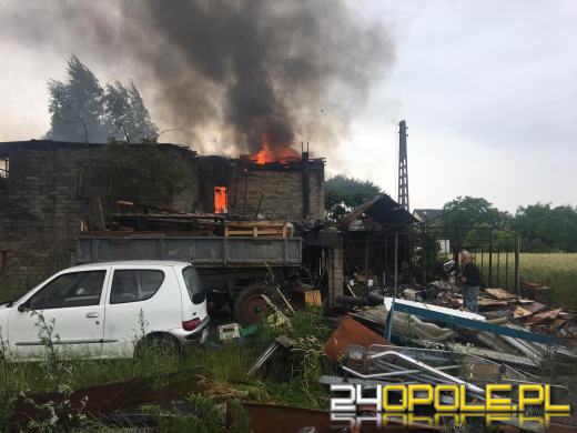 Pożar budynku gospodarczego w Opolu-Sławicach