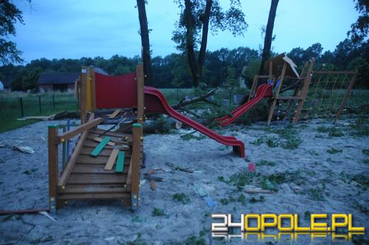 Nawałnica uszkodziła dachy w Kolanowicach. Wieś bez prądu