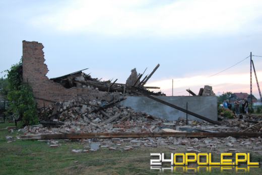 Bardzo silna burza w gminie Cisek, wiele domów bez dachów