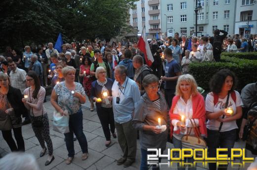Łańcuch światła w Opolu. "Bronimy sądów i demokracji" 