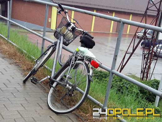 W Namysłowie rowerzystka wjechała wprost pod samochód