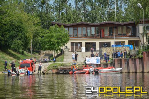 Zobacz, jak strażacy uczą się ratowania na Odrze