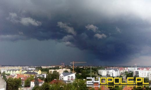Uwaga! Nad Opolszczyzną rozciąga się silny front burzowy 