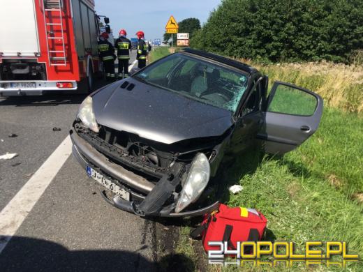 Zderzenie karetki z osobówką, jedna osoba w szpitalu