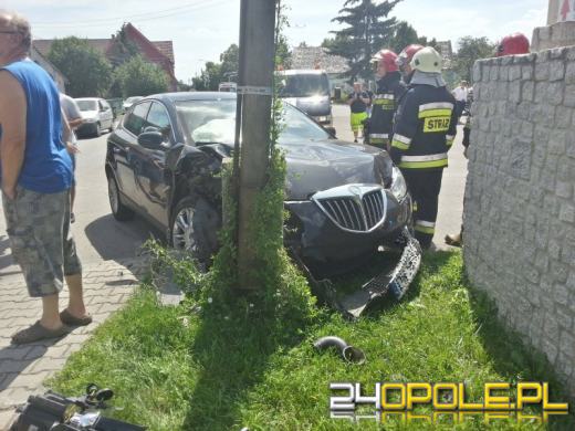 Zderzenie lancii i traktora. Dwoje dzieci odwieziono do szpitala