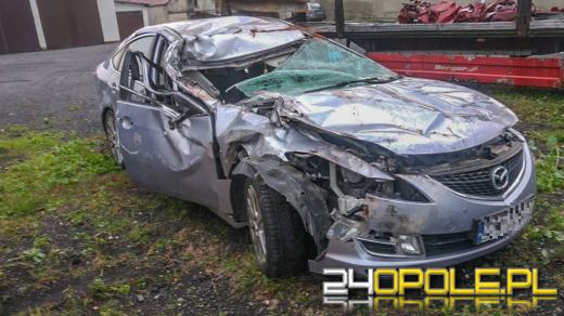 Dachowanie mazdy na autostradzie A4