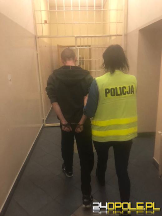 Tytoń bez znaków akcyzowych i marihuana w mieszkaniu 32-latka