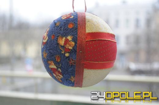 Jak samodzielnie wykonać choinkową bombkę?